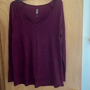 NEW SO cozy knit vneck long sleeve juniors size large top burgundy